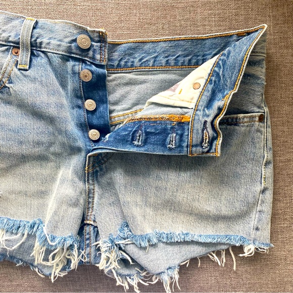 Levi’s denim shorts NWOT high rise 501 W27 - Picture 5 of 8
